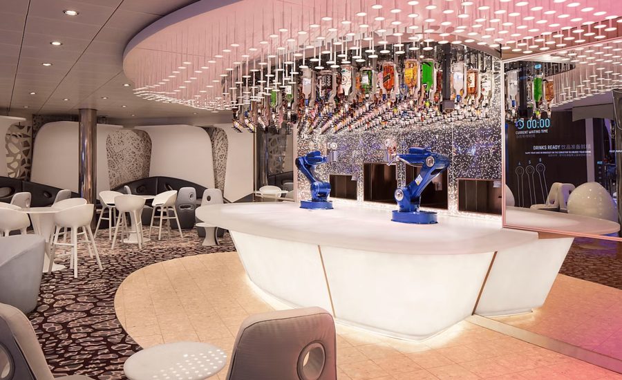 Bionic Bar с роботами-барменами на Spectrum of the Seas